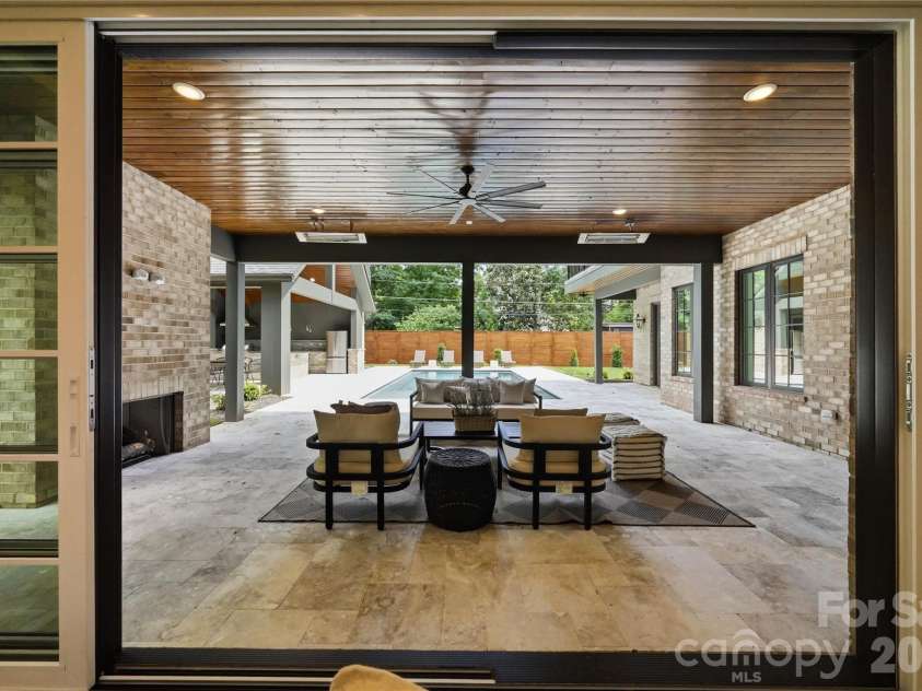 154 Canterbury Road, Charlotte, NC 28211.  MLS# CAR4402308, YatesRealty ID 26476. 