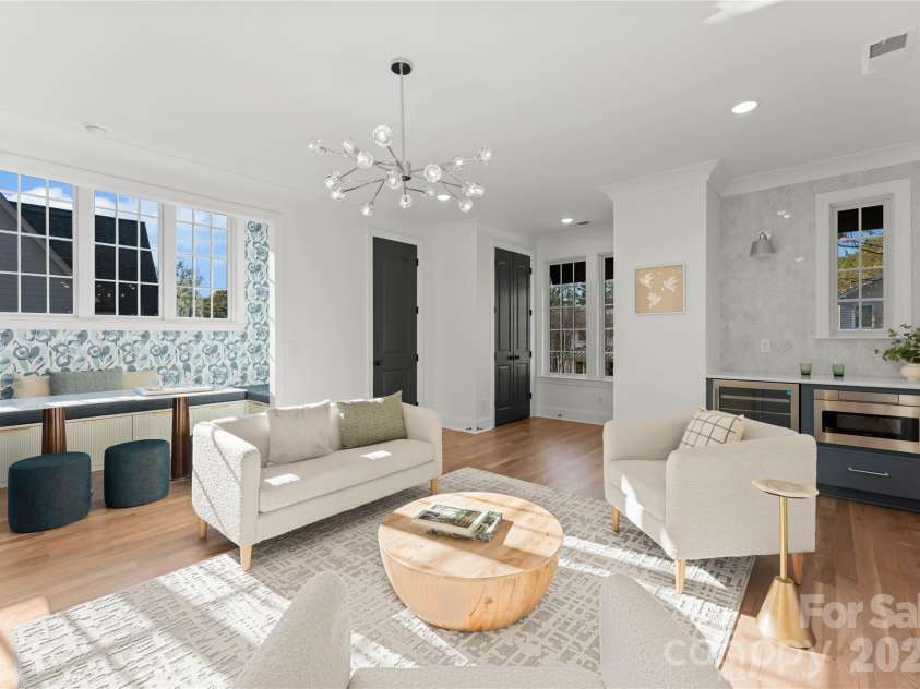 154 Canterbury Road, Charlotte, NC 28211.  MLS# CAR4402308, YatesRealty ID 26476. 
