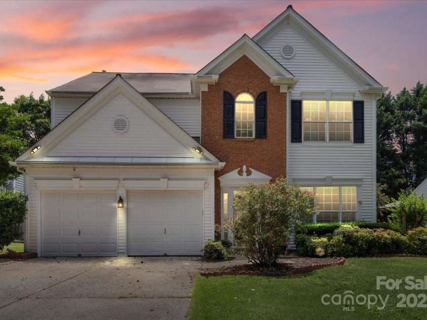 9406 Shepparton Drive, Huntersville, NC 28078.  MLS# CAR4281987, YatesRealty ID 26476. 