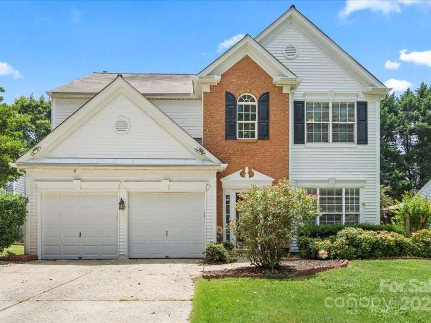 9406 Shepparton Drive, Huntersville, NC 28078.  MLS# CAR4281987, YatesRealty ID 26476. 