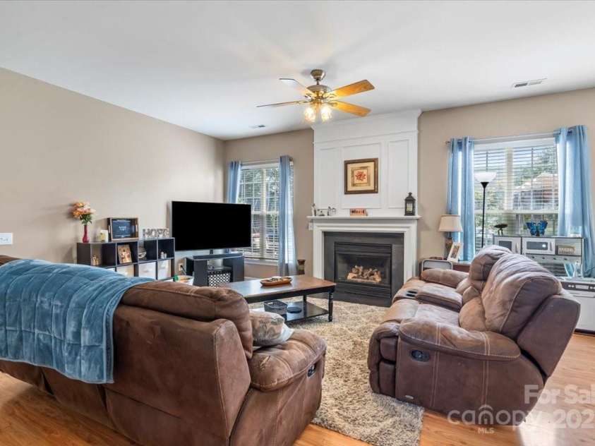 9406 Shepparton Drive, Huntersville, NC 28078.  MLS# CAR4281987, YatesRealty ID 26476. 