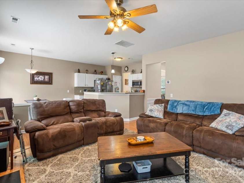9406 Shepparton Drive, Huntersville, NC 28078.  MLS# CAR4281987, YatesRealty ID 26476. 