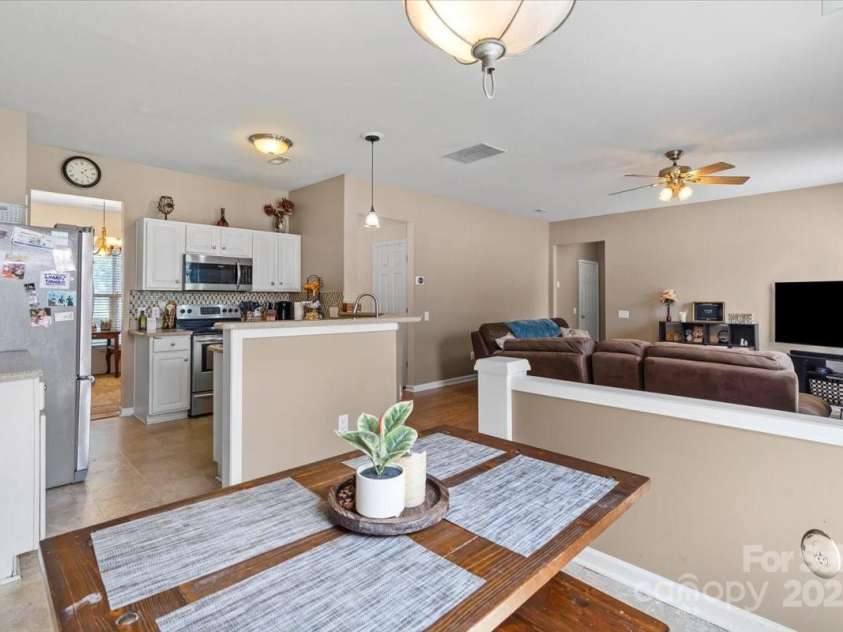 9406 Shepparton Drive, Huntersville, NC 28078.  MLS# CAR4281987, YatesRealty ID 26476. 