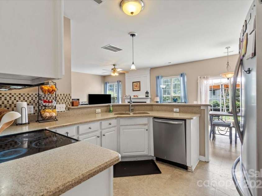 9406 Shepparton Drive, Huntersville, NC 28078.  MLS# CAR4281987, YatesRealty ID 26476. 