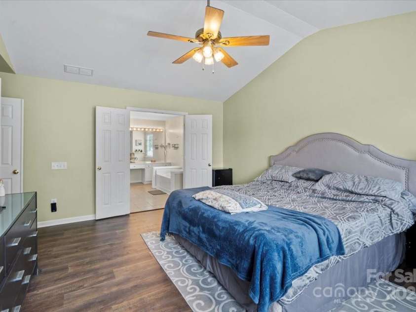 9406 Shepparton Drive, Huntersville, NC 28078.  MLS# CAR4281987, YatesRealty ID 26476. 