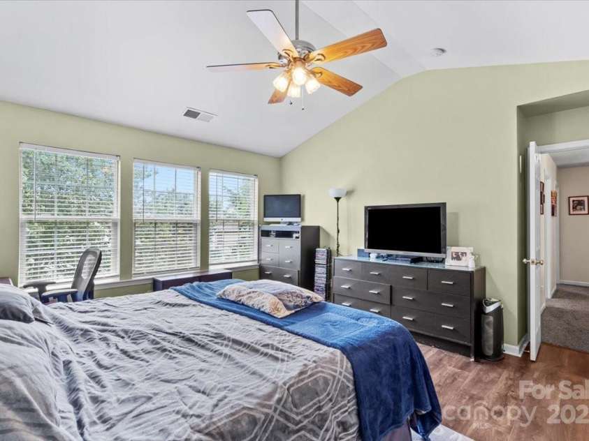 9406 Shepparton Drive, Huntersville, NC 28078.  MLS# CAR4281987, YatesRealty ID 26476. 