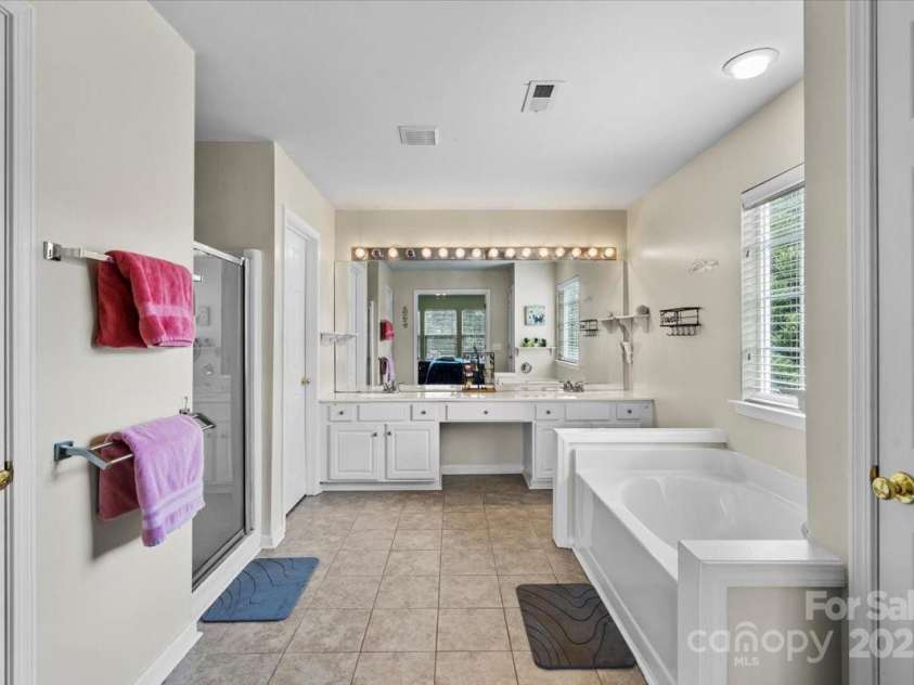 9406 Shepparton Drive, Huntersville, NC 28078.  MLS# CAR4281987, YatesRealty ID 26476. 