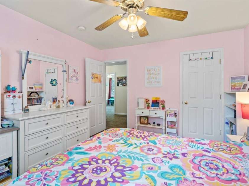 9406 Shepparton Drive, Huntersville, NC 28078.  MLS# CAR4281987, YatesRealty ID 26476. 