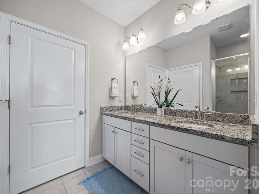 979 Pennington Drive, Lancaster, SC 29720.  MLS# CAR4376411, YatesRealty ID 26477. 