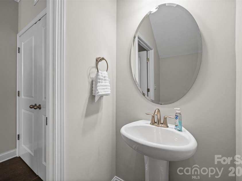 979 Pennington Drive, Lancaster, SC 29720.  MLS# CAR4376411, YatesRealty ID 26477. 