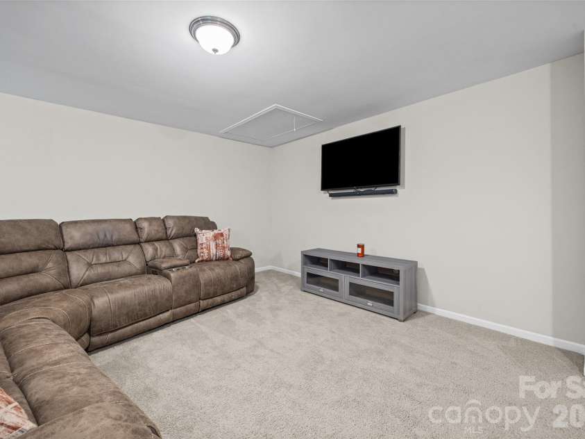 979 Pennington Drive, Lancaster, SC 29720.  MLS# CAR4376411, YatesRealty ID 26477. 