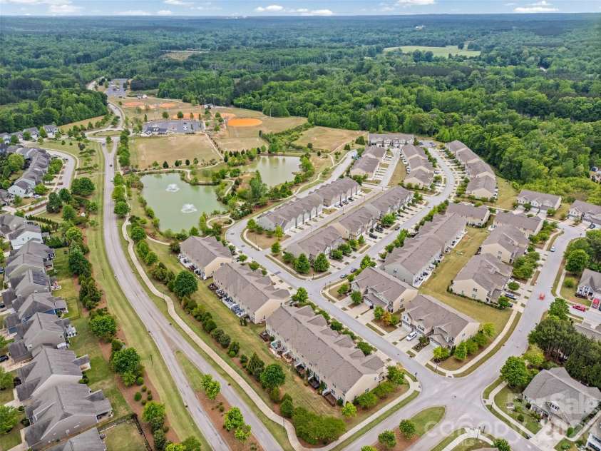 979 Pennington Drive, Lancaster, SC 29720.  MLS# CAR4376411, YatesRealty ID 26477. 