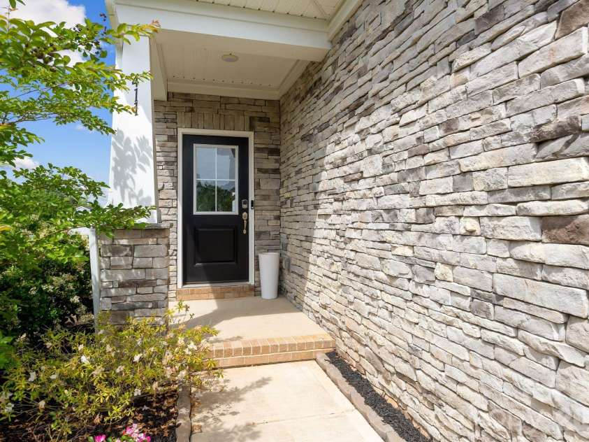 411 Hickory View Drive, Rock Hill, SC 29732.  MLS# CAR4376381, YatesRealty ID 26478. 
