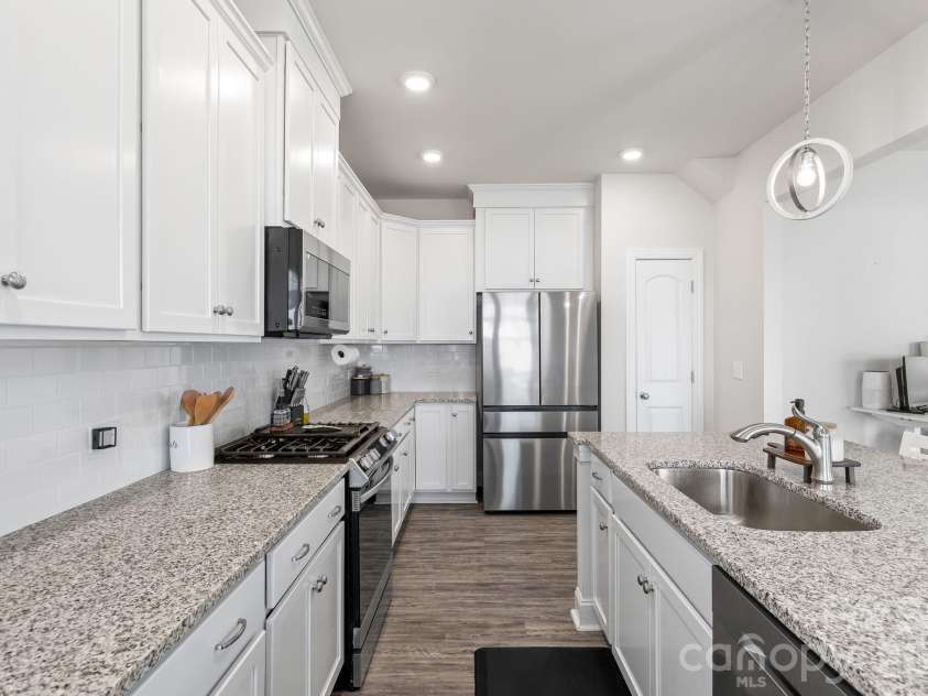 411 Hickory View Drive, Rock Hill, SC 29732.  MLS# CAR4376381, YatesRealty ID 26478. 