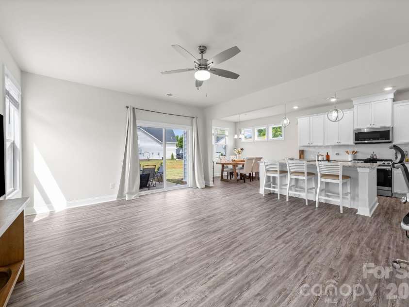 411 Hickory View Drive, Rock Hill, SC 29732.  MLS# CAR4376381, YatesRealty ID 26478. 