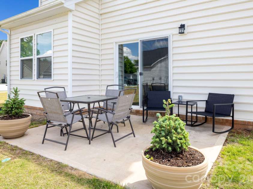 411 Hickory View Drive, Rock Hill, SC 29732.  MLS# CAR4376381, YatesRealty ID 26478. 