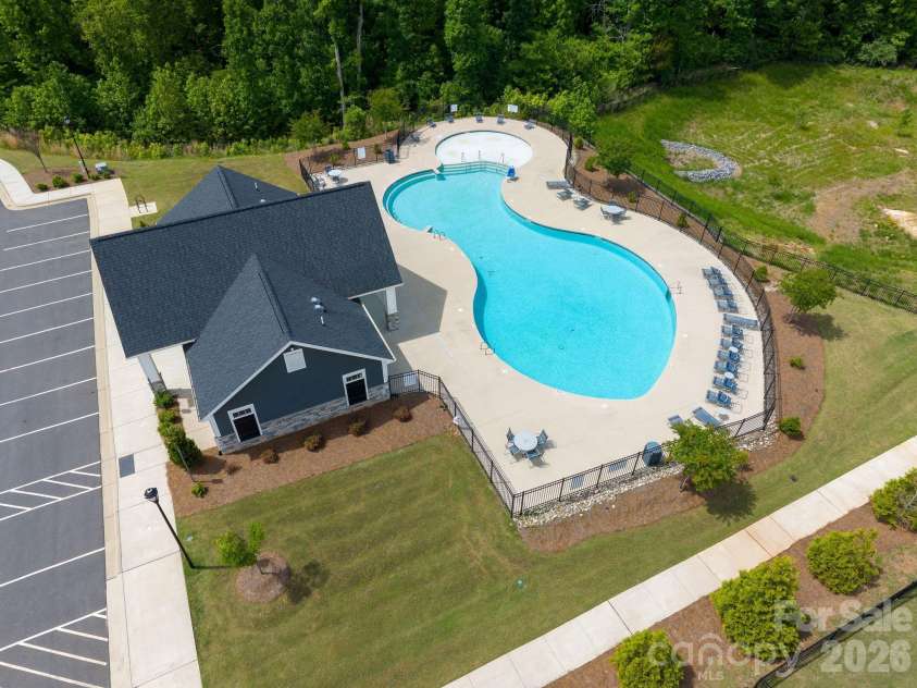 411 Hickory View Drive, Rock Hill, SC 29732.  MLS# CAR4376381, YatesRealty ID 26478. Community Pool