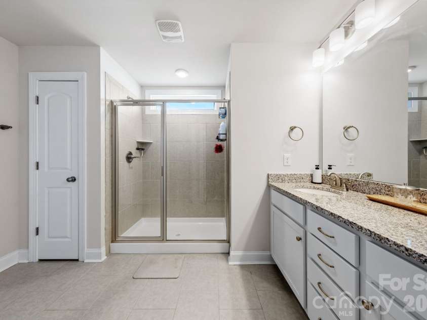 411 Hickory View Drive, Rock Hill, SC 29732.  MLS# CAR4376381, YatesRealty ID 26478. Primary Bathroom