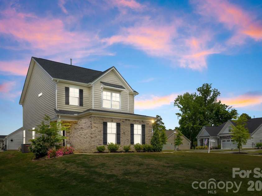 411 Hickory View Drive, Rock Hill, SC 29732.  MLS# CAR4416534, YatesRealty ID 26478. 