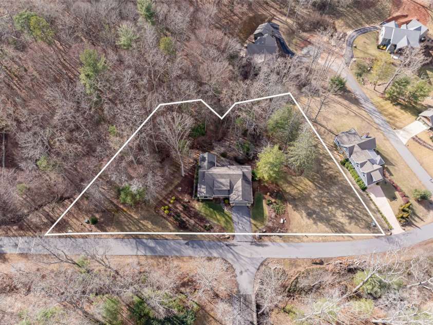 28 Woodland Aster Way, Asheville, NC 28804.  MLS# CAR4212425, YatesRealty ID 26479. Aerial view of property