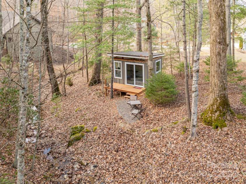 28 Woodland Aster Way, Asheville, NC 28804.  MLS# CAR4212425, YatesRealty ID 26479. Detached studio offers solitude