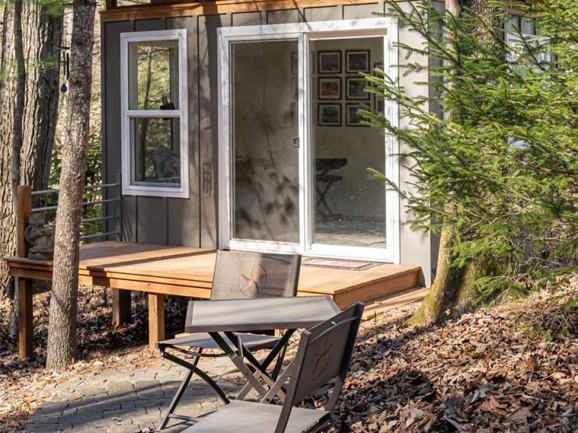 28 Woodland Aster Way, Asheville, NC 28804.  MLS# CAR4212425, YatesRealty ID 26479. Detached studio space