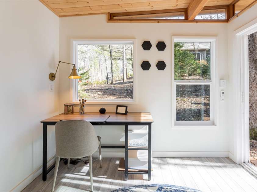 28 Woodland Aster Way, Asheville, NC 28804.  MLS# CAR4212425, YatesRealty ID 26479. Natural light fills the studio