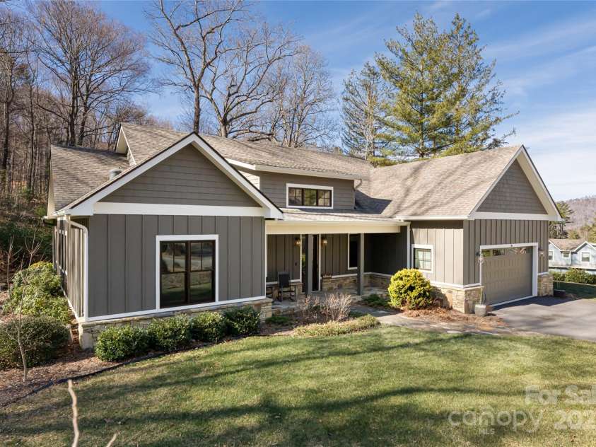 28 Woodland Aster Way, Asheville, NC 28804.  MLS# CAR4212425, YatesRealty ID 26479. Situation on a level double lot