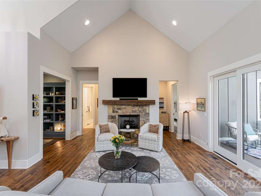 28 Woodland Aster Way, Asheville, NC 28804.  MLS# CAR4212425, YatesRealty ID 26479. Thoughtfully designed spaces