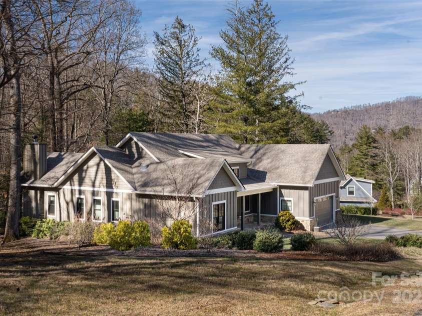 28 Woodland Aster Way, Asheville, NC 28804.  MLS# CAR4212425, YatesRealty ID 26479. Tucked away in the gated Town Mountain Preserve