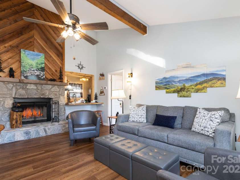 34 Oakridge Drive, Maggie Valley, NC 28751.  MLS# CAR4326848, YatesRealty ID 2648. 