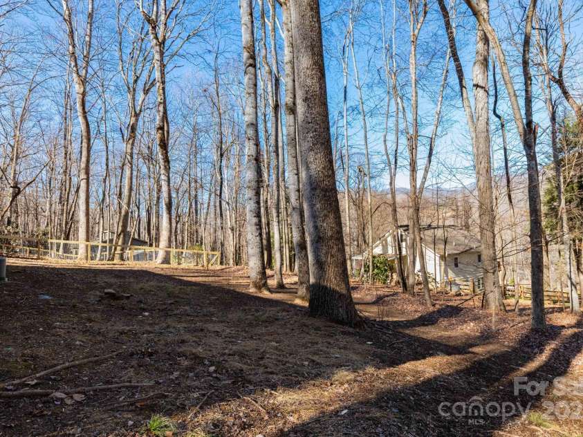 34 Oakridge Drive, Maggie Valley, NC 28751.  MLS# CAR4326848, YatesRealty ID 2648. 