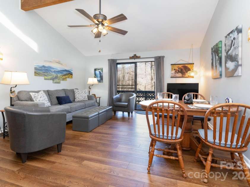 34 Oakridge Drive, Maggie Valley, NC 28751.  MLS# CAR4326848, YatesRealty ID 2648. 