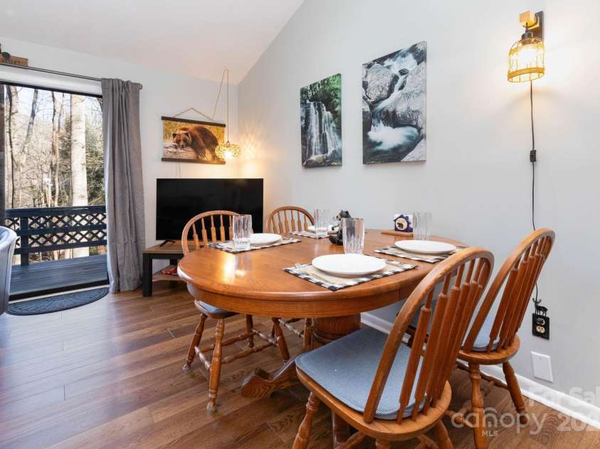 34 Oakridge Drive, Maggie Valley, NC 28751.  MLS# CAR4326848, YatesRealty ID 2648. 