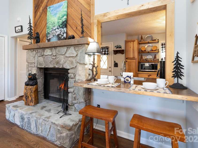 34 Oakridge Drive, Maggie Valley, NC 28751.  MLS# CAR4326848, YatesRealty ID 2648. 