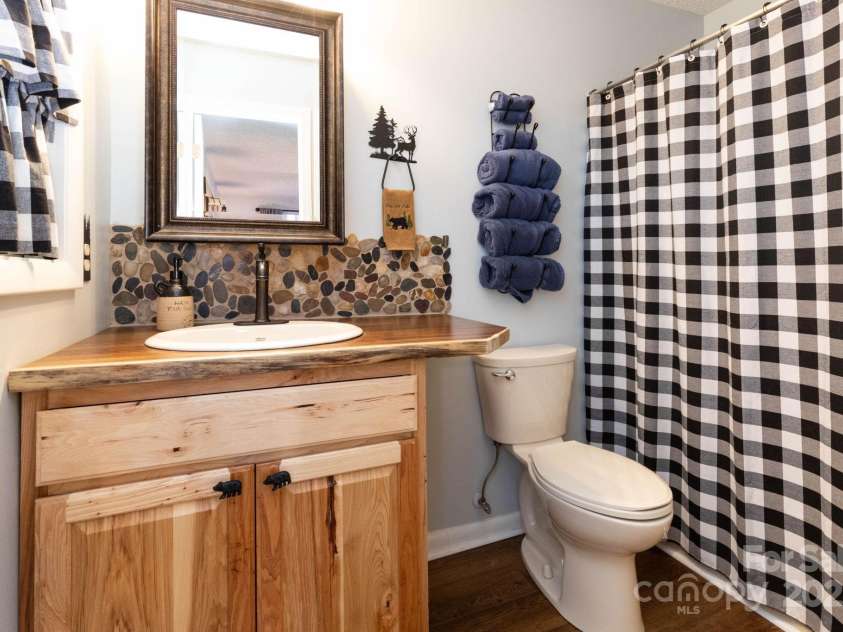 34 Oakridge Drive, Maggie Valley, NC 28751.  MLS# CAR4326848, YatesRealty ID 2648. 