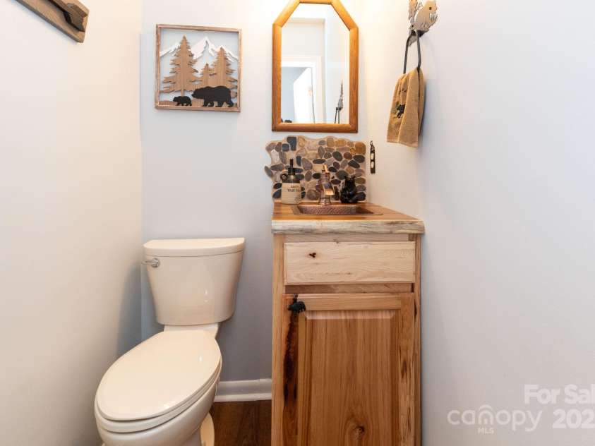 34 Oakridge Drive, Maggie Valley, NC 28751.  MLS# CAR4326848, YatesRealty ID 2648. 