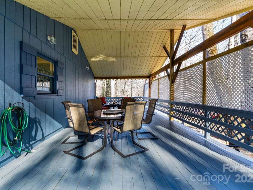 34 Oakridge Drive, Maggie Valley, NC 28751.  MLS# CAR4326848, YatesRealty ID 2648. 