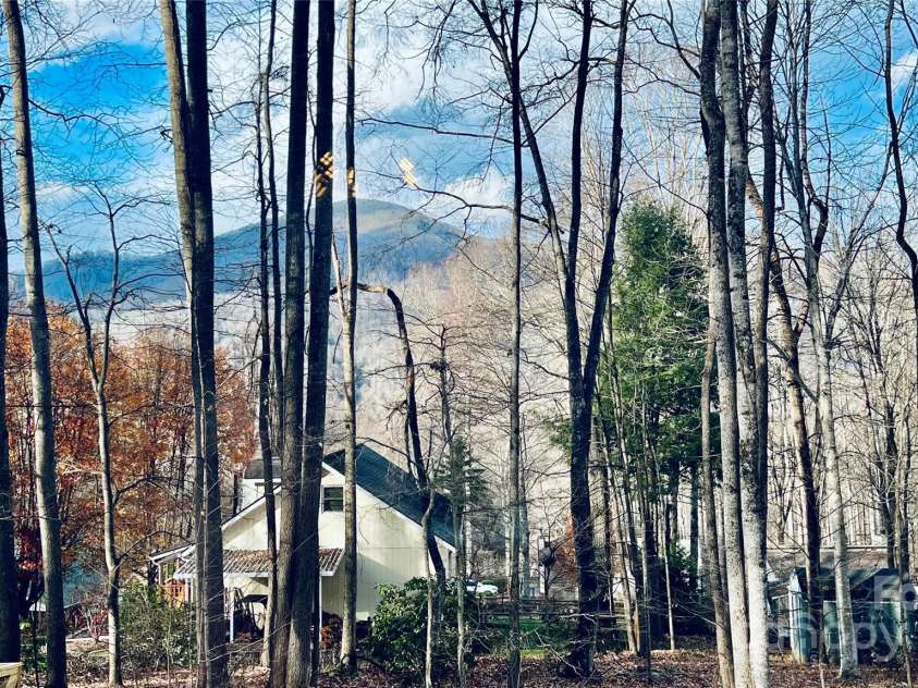 34 Oakridge Drive, Maggie Valley, NC 28751.  MLS# CAR4326848, YatesRealty ID 2648. 