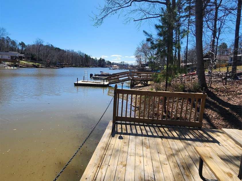 790 Lake Shore Avenue, Lexington, NC 27292.  MLS# CAR4235010, YatesRealty ID 2648. 