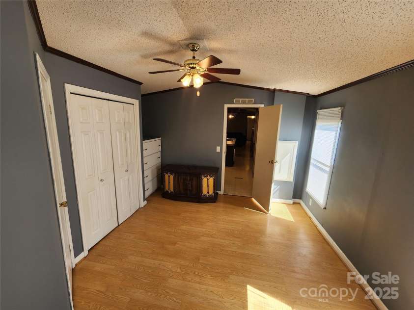 790 Lake Shore Avenue, Lexington, NC 27292.  MLS# CAR4235010, YatesRealty ID 2648. 