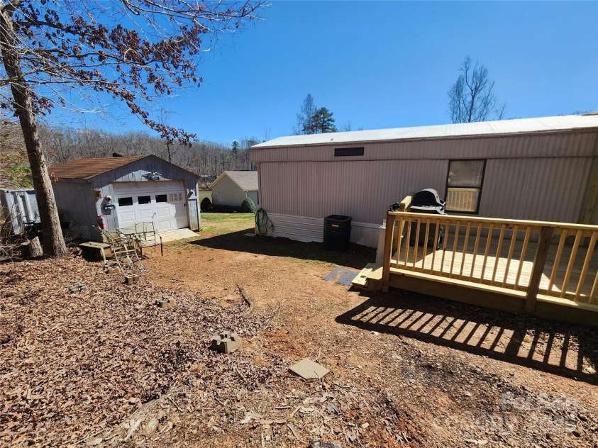 790 Lake Shore Avenue, Lexington, NC 27292.  MLS# CAR4235010, YatesRealty ID 2648. 