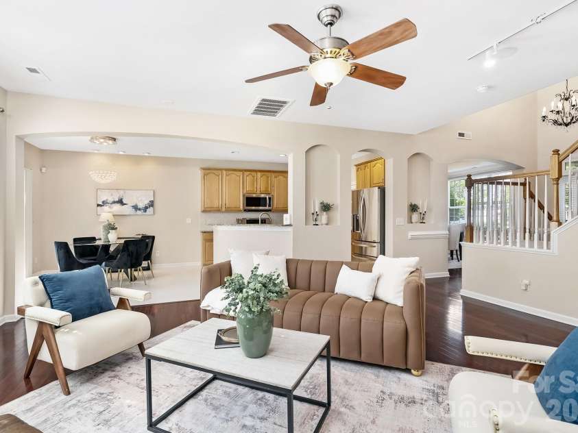 5110 Dragonfly Lane, Charlotte, NC 28277.  MLS# CAR4382717, YatesRealty ID 26480. Family Room