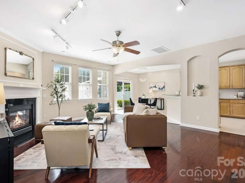 5110 Dragonfly Lane, Charlotte, NC 28277.  MLS# CAR4382717, YatesRealty ID 26480. Family Room