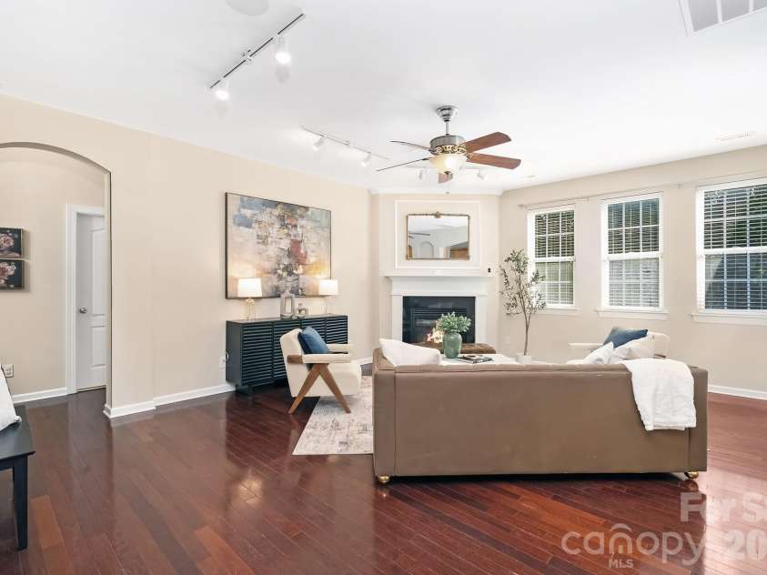5110 Dragonfly Lane, Charlotte, NC 28277.  MLS# CAR4382717, YatesRealty ID 26480. Family Room