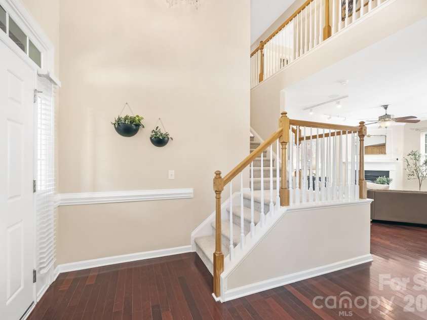 5110 Dragonfly Lane, Charlotte, NC 28277.  MLS# CAR4382717, YatesRealty ID 26480. Foyer