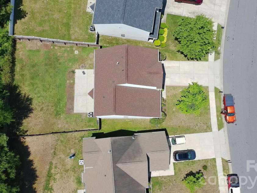 9233 Simonton Drive, Charlotte, NC 28269.  MLS# CAR4384205, YatesRealty ID 26481. 