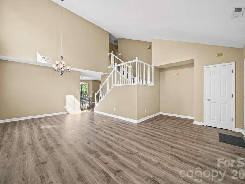 9233 Simonton Drive, Charlotte, NC 28269.  MLS# CAR4384205, YatesRealty ID 26481. 