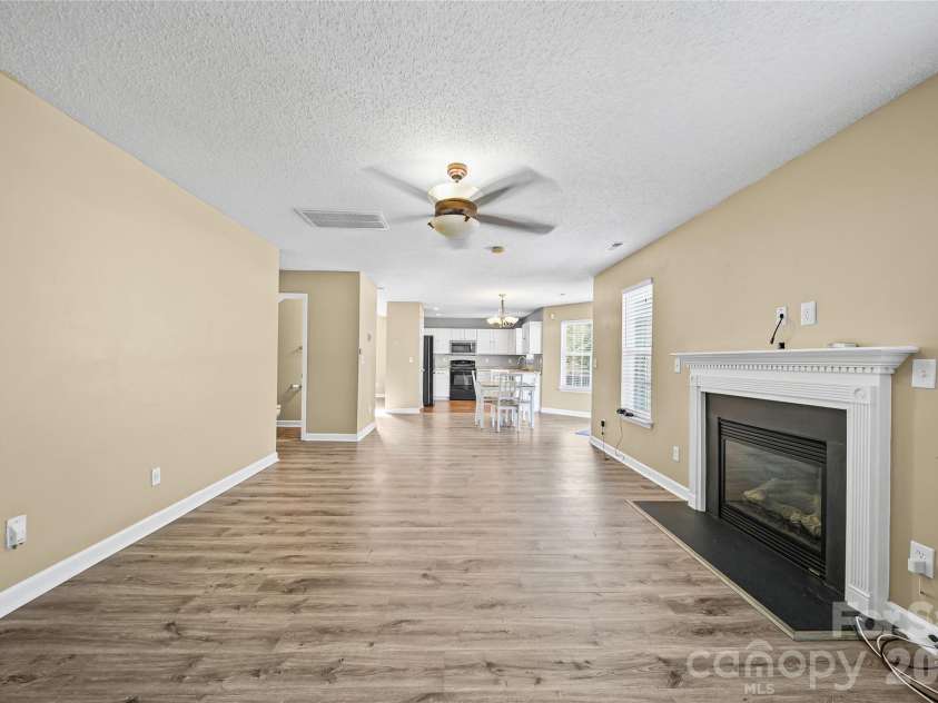 9233 Simonton Drive, Charlotte, NC 28269.  MLS# CAR4384205, YatesRealty ID 26481. 
