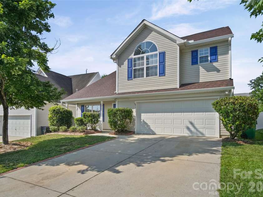 9233 Simonton Drive, Charlotte, NC 28269.  MLS# CAR4384205, YatesRealty ID 26481. 